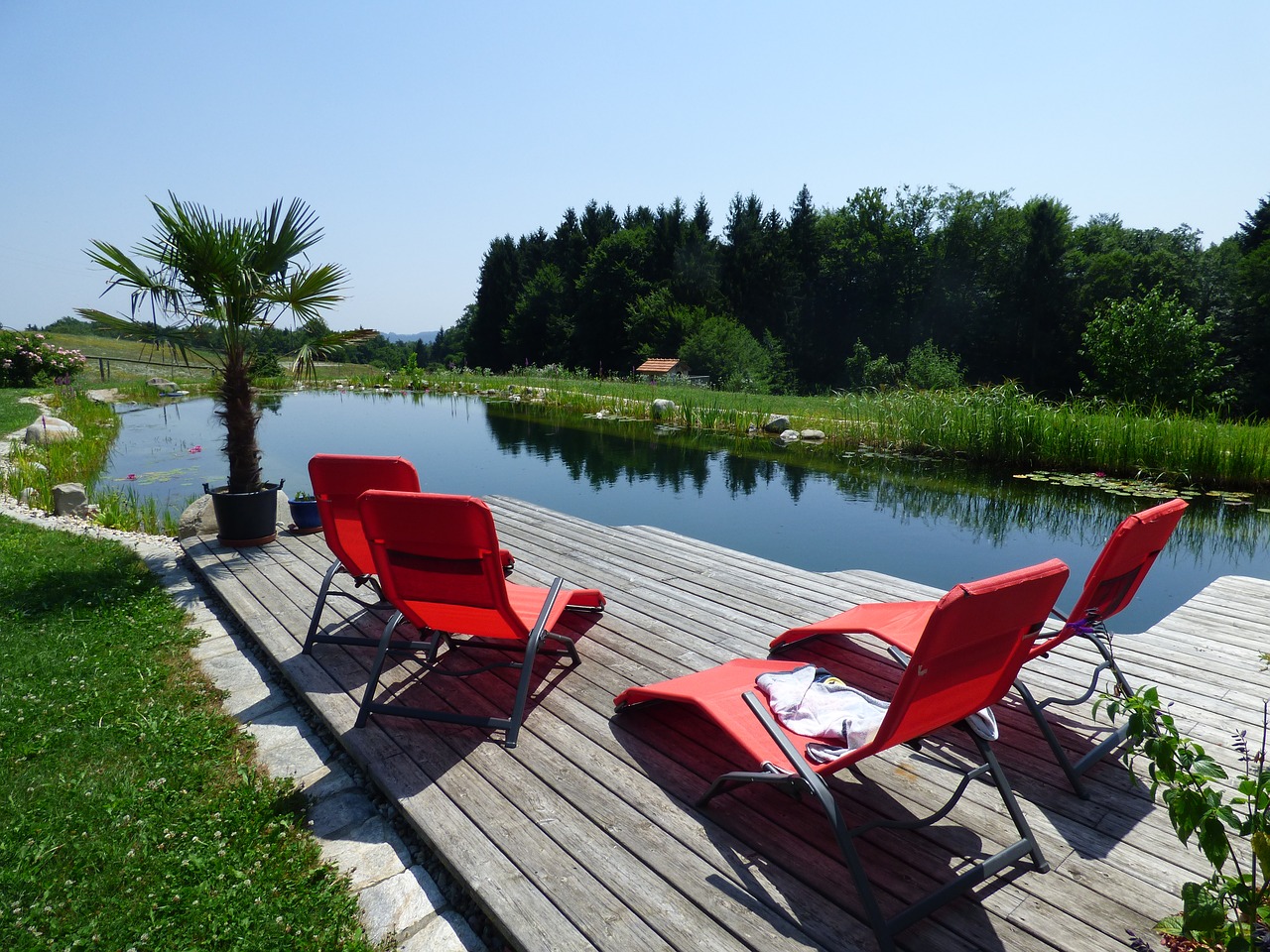 Gartenmöbel als Sitzgelegenheit